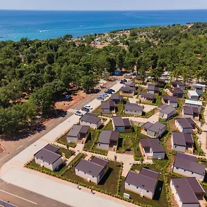 https://mediteran-kamp-mobile-homes-in-camping-park-umag.in-istria.net