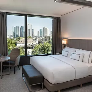 Melia Frankfurt Отель